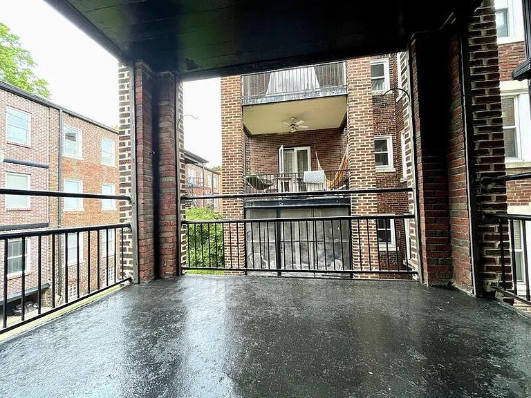 6323 S Rosebury Ave #2E — Photo 15