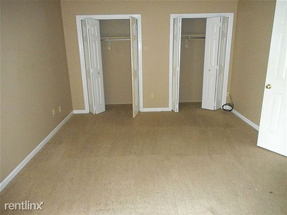 Huge Master with tons of closet space