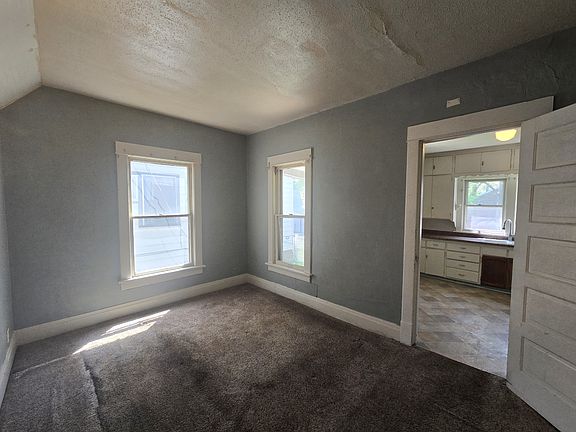 5th image of 408 Locust St