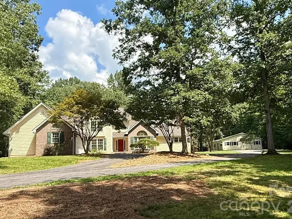 30 & 32 Gravely Branch Rd, Fletcher, NC 28732