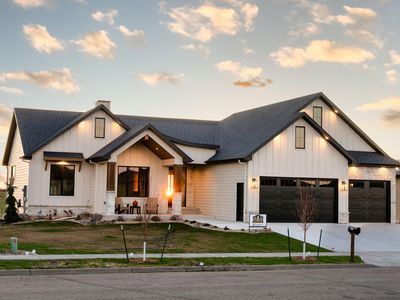 2103 Tule Ln, Bismarck, ND, 58503