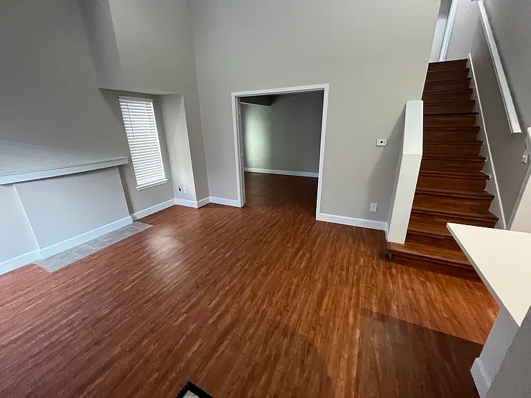 1021-2551 S Loop 289 — Photo 5