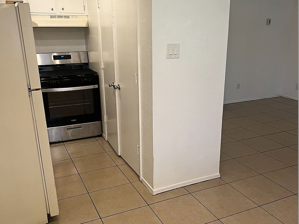1st image of 501 Columbia Dr SE #2