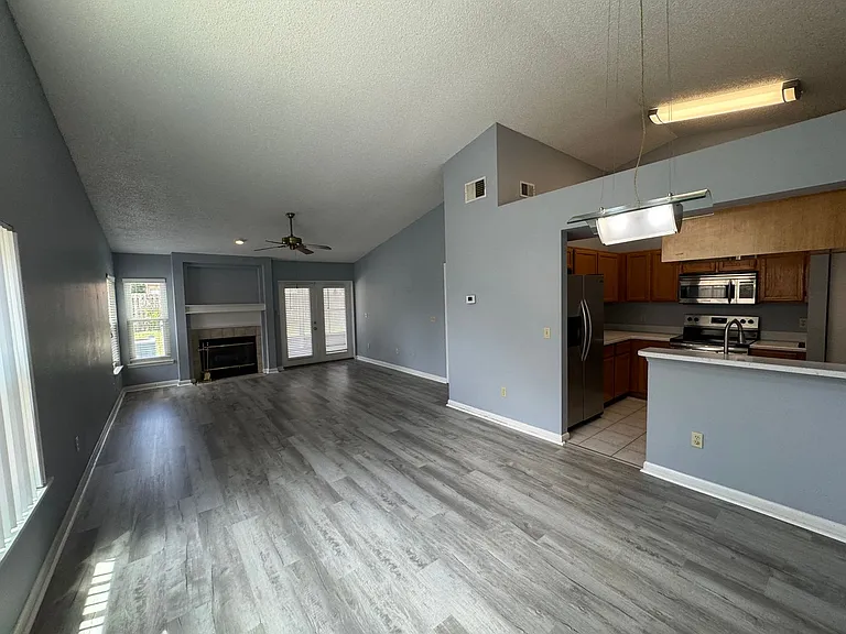 3117 Bridgeford Dr — Photo 6