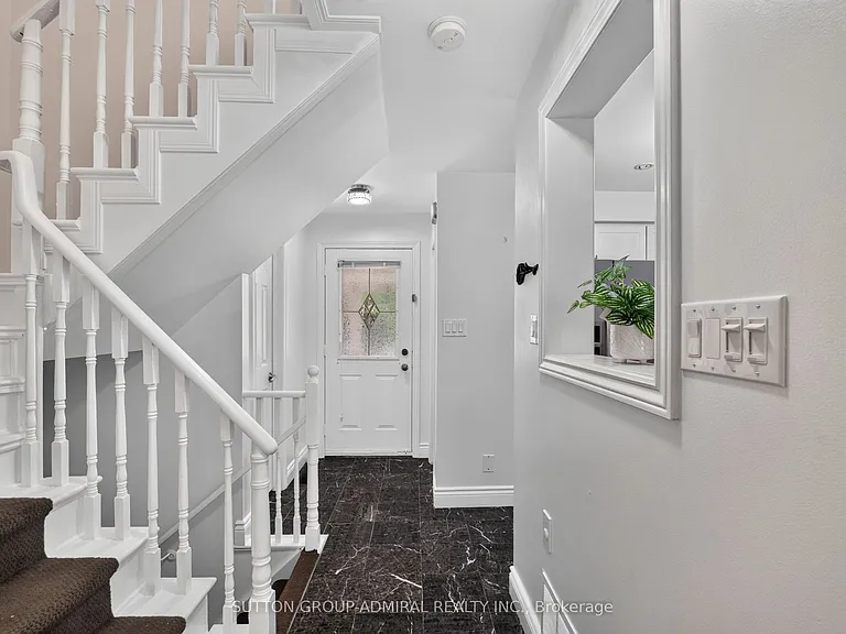 14 Mullis Cres — Photo 9