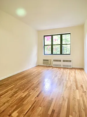 Rented by Anchor Associates | media 17