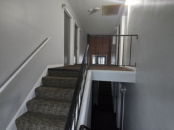 3rd image of 1707 Thomas Ave W #4