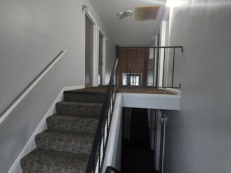 1707 Thomas Ave W #4 — Photo 3