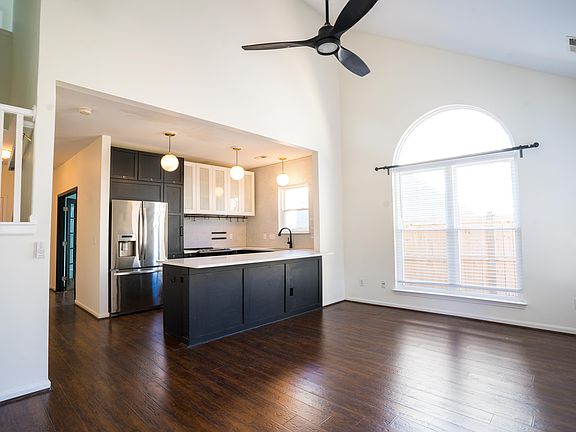 Kitchen & Living