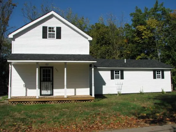 105 S Commerce St, Adams, TN 37010
