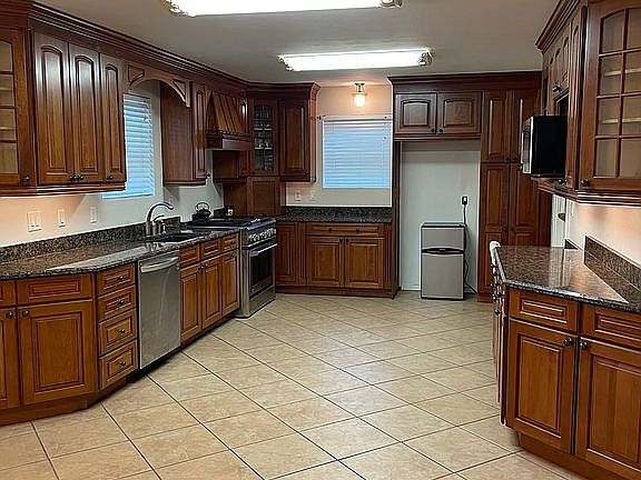 3rd image of 1559 Avenue C