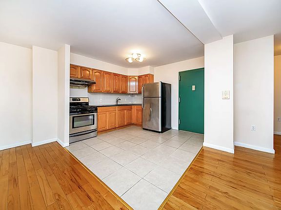 4th image of 42-11 Parsons Blvd