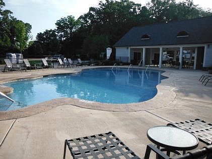 3rd image of 1370 Bridgeview Dr #43