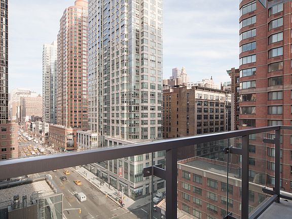 5th image of 101 W 24th St APT 10E