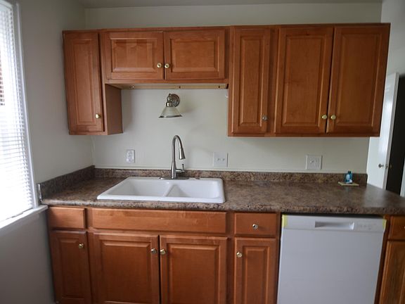 4th image of 1657 Cedar Ave APT 3