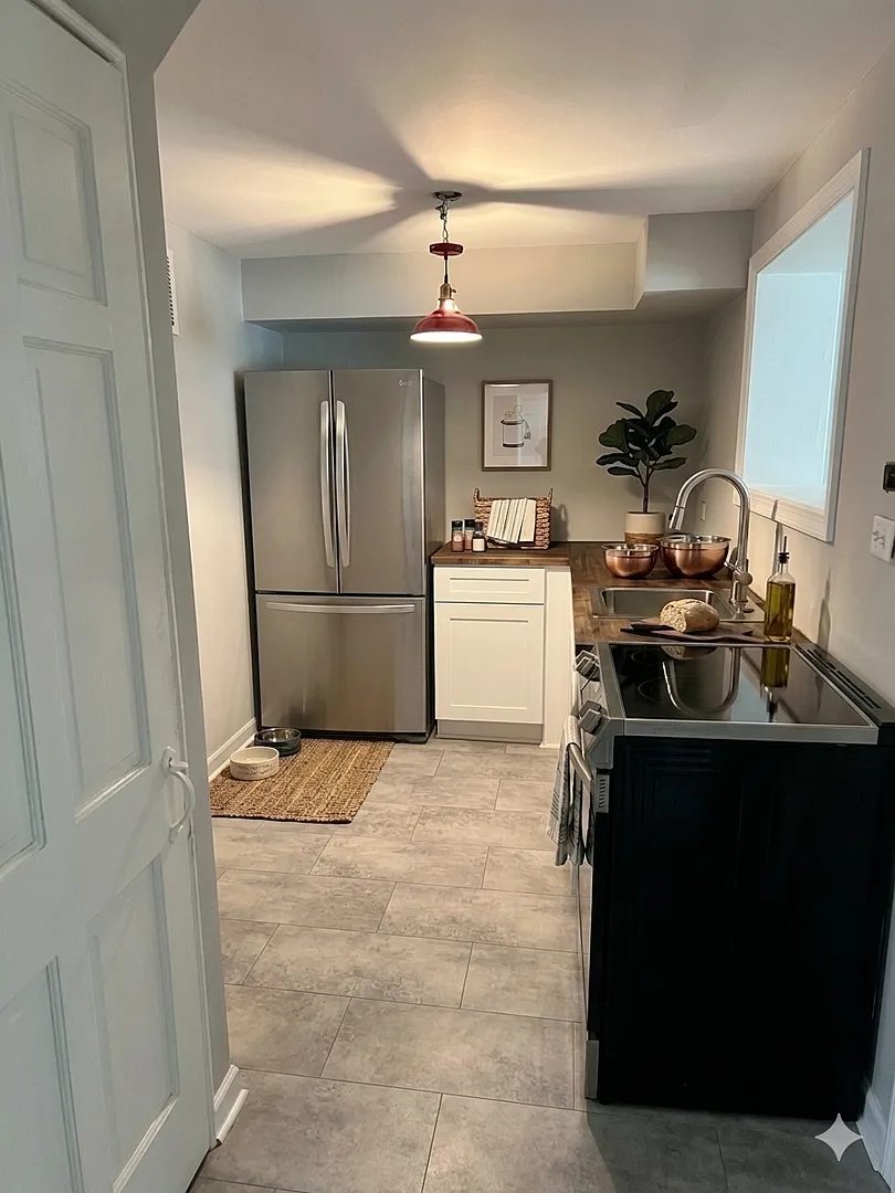 5904-5906 Dendron Ln — Photo 2