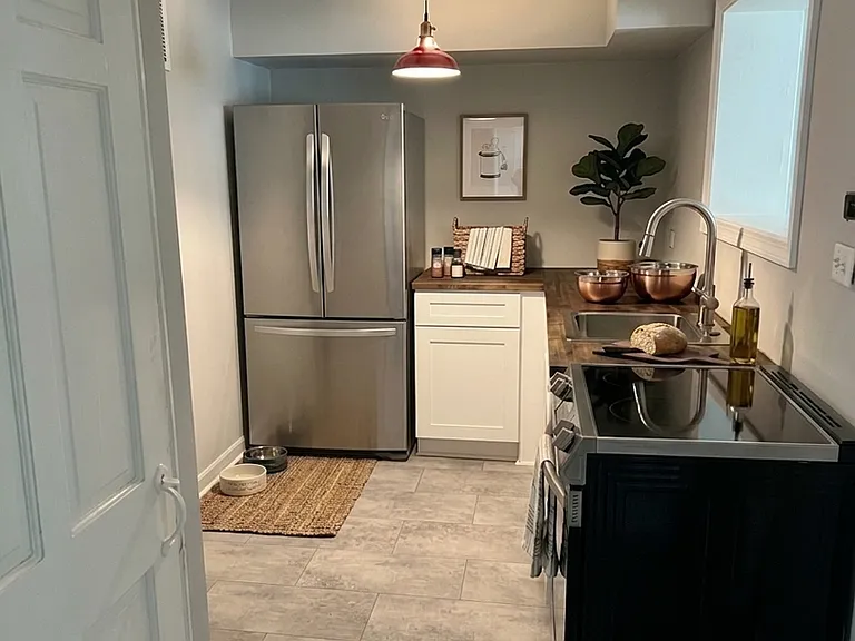 5904-5906 Dendron Ln — Photo 2
