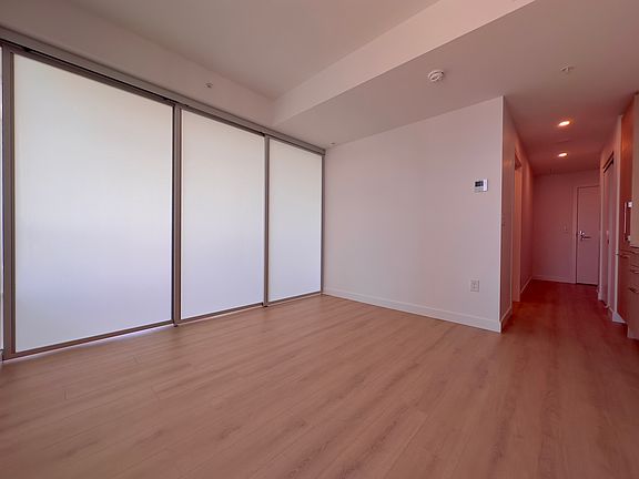 4th image of 2425 Alpha Ave #12XX