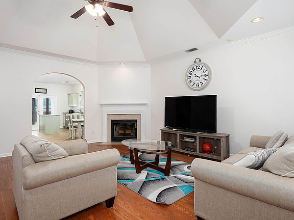 2nd image of 4455 Sierra Ln