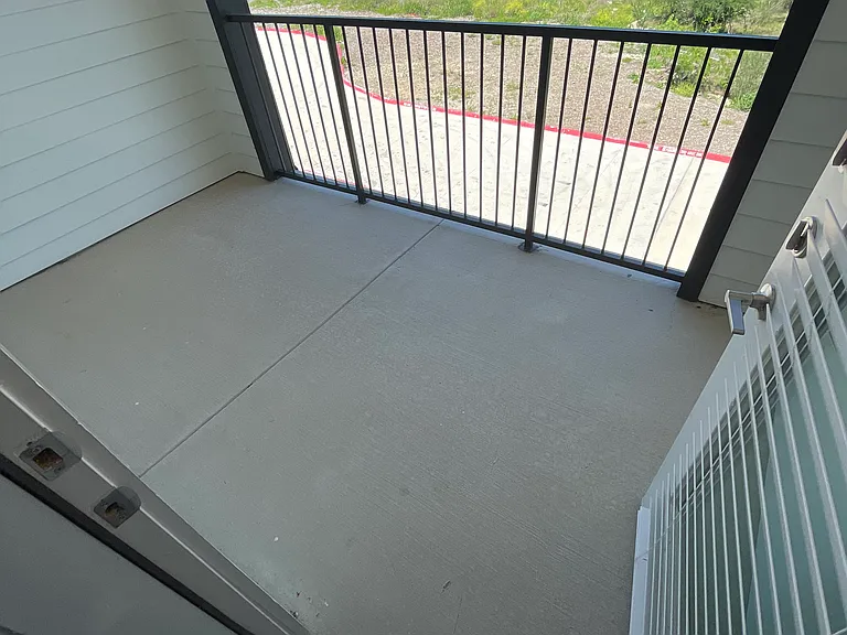 Rollingwood Dr — Photo 30