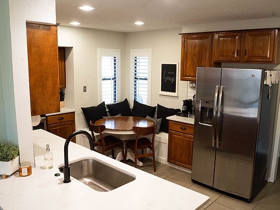 Custom breakfast nook