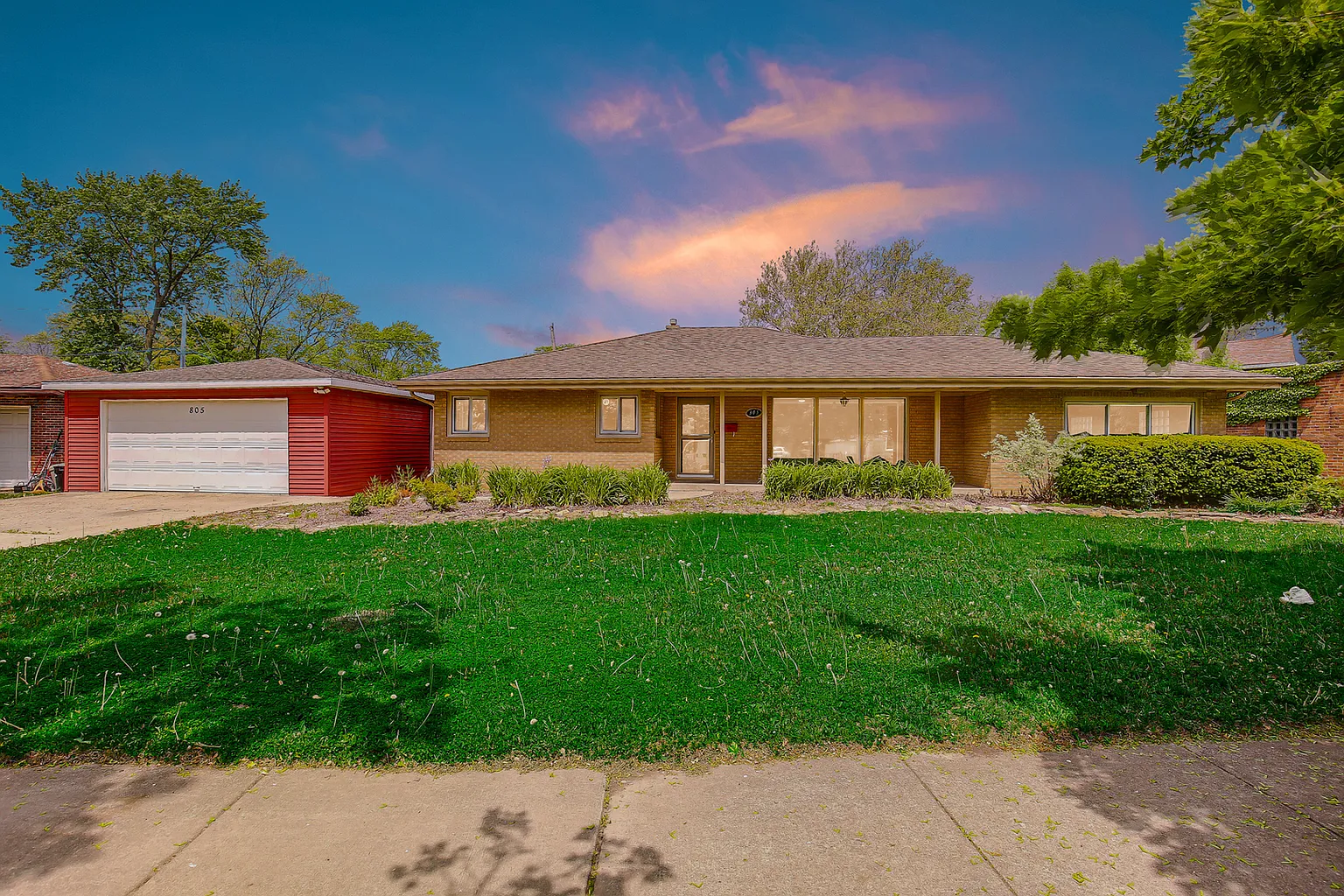 805 Grand Blvd photo 1