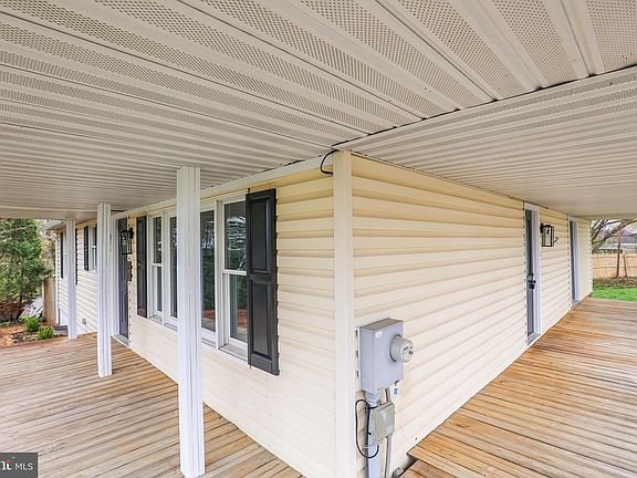 5th image of 81 Hughes Dr