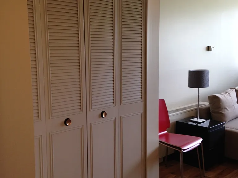 Irving Heights Apartments — Photo 33