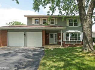 62 Grange Rd, Elk Grove Village, IL 60007