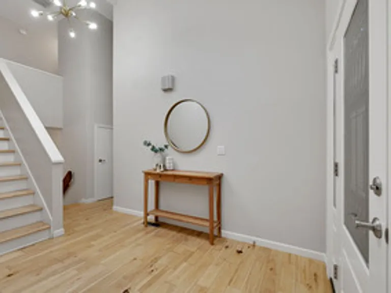 18679 Indian Creek Dr — Photo 36