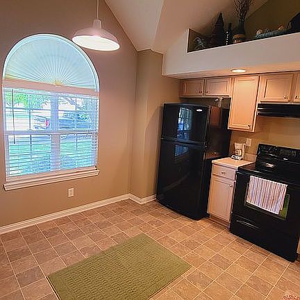 4th image of 5844 Riverwalk Cir