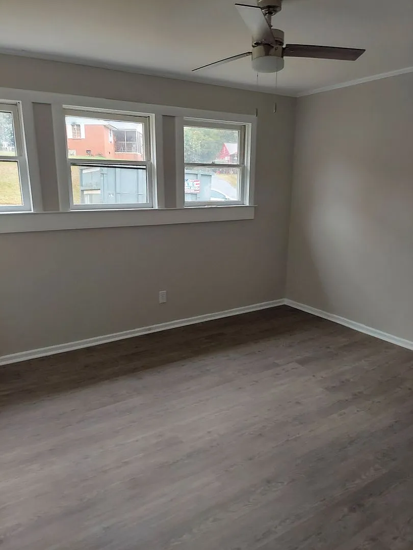 Left Side of Duplex — Photo 3