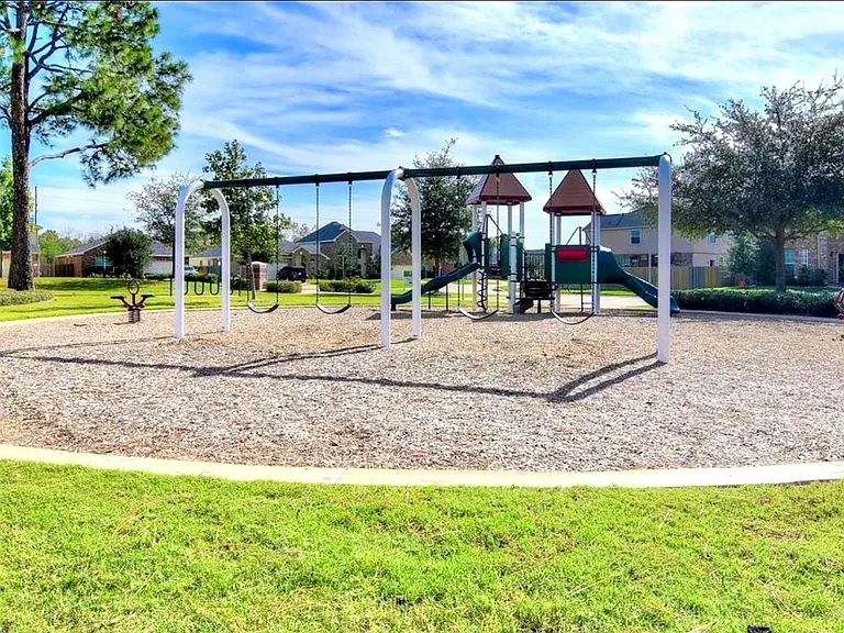 2534 Pines Pointe Dr — Photo 23