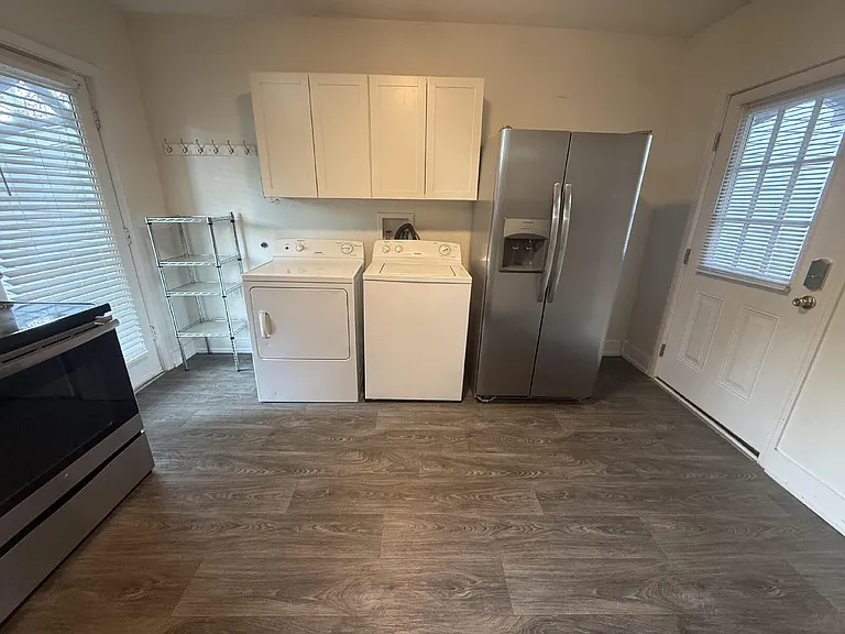 916 Schiller Ct — Photo 16