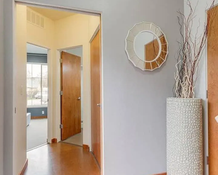 1705 S Vermont Ave — Photo 17
