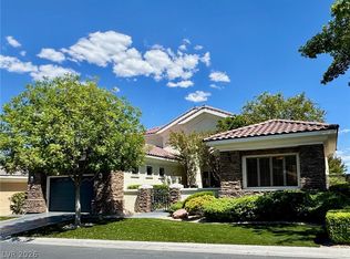 2032 Glenview Dr, Las Vegas, NV 89134