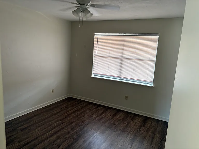 301 Dixie Dr #E2 — Photo 4