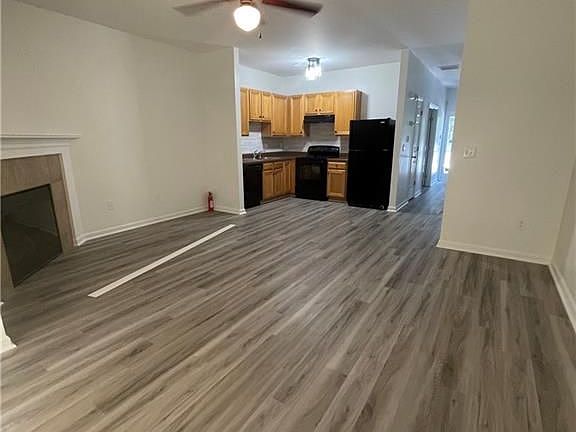 3rd image of 585 McWilliams Rd SE Unit 203