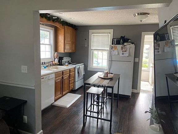 2nd image of 2942 Indiana Ave