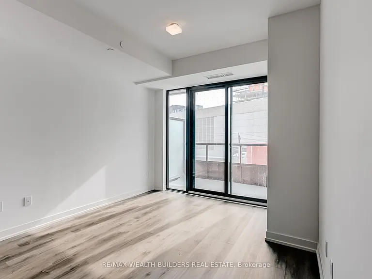 28 Eastern Ave #323 — Photo 9