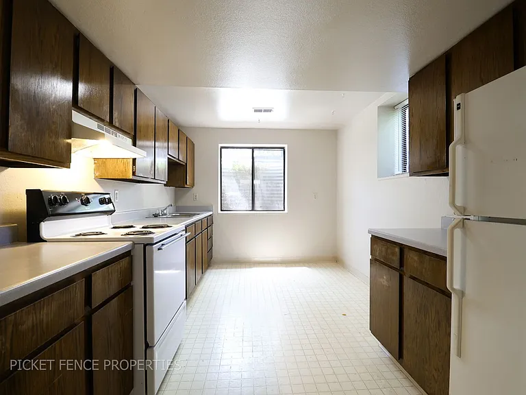 533 14th Ave #4 — Photo 5