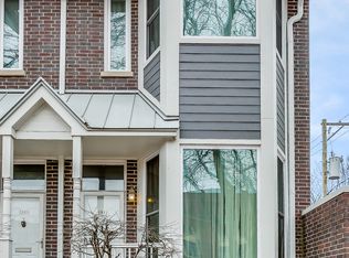 1011 W Grace St, Chicago, IL 60613