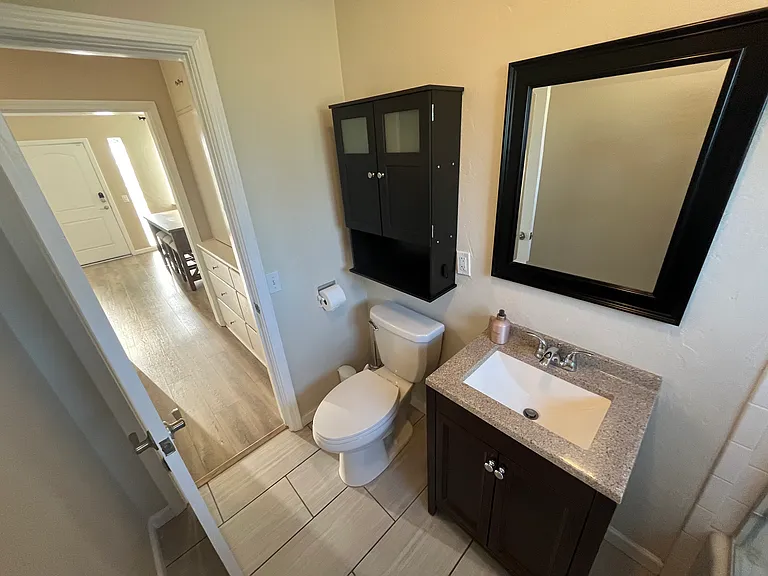 250 Oxford Ave — Photo 25