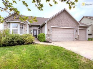 22379 S Jefferson St, Spring Hill, KS 66083