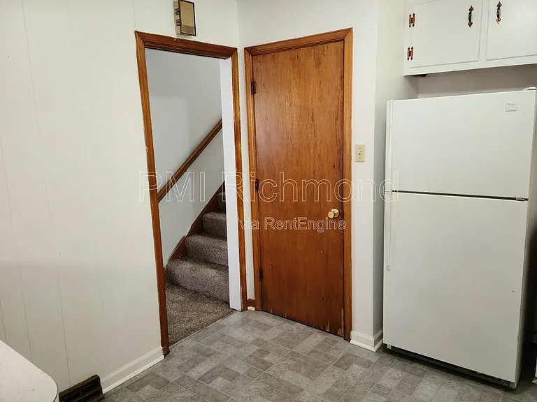 8010 Sycamore Ln — Photo 9