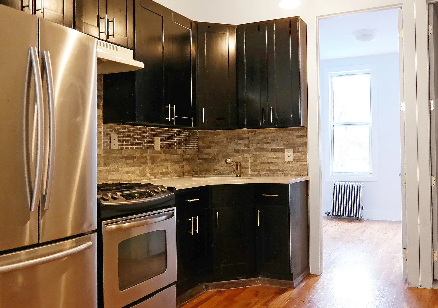 197 Irving Avenue — Photo 2