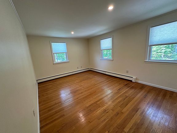 5th image of 395 N Quincy St