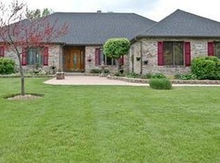 17N600 Hidden Hills Trl, West Dundee, IL 60118
