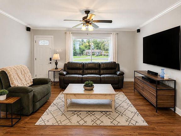 3rd image of 7740 Village Way Dr