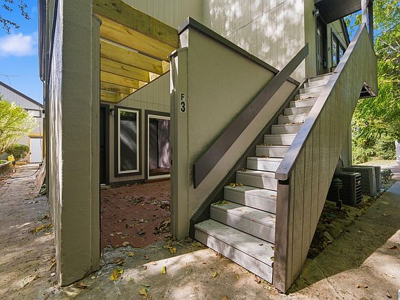 3rd image of 3350 Altamont Rd S #F-3